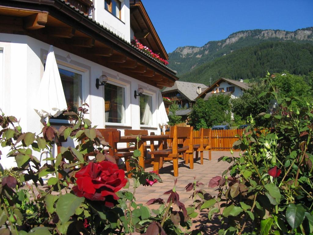 Hotel Viktoria Кастельротто Экстерьер фото